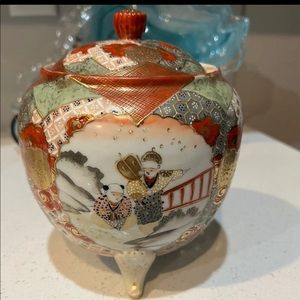 Antique Japanese Satsuma Ginger Jar Hand-Painted SIGNED FOOTED Moriage
